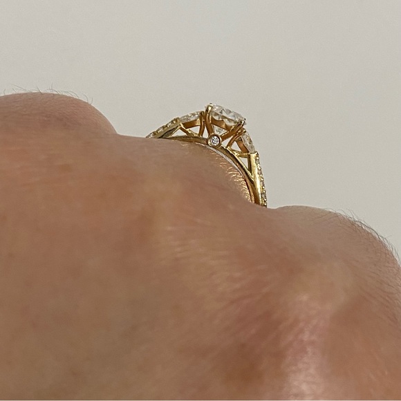 ✨NEW✨ 10K SOLID Yellow Gold 1 CT Round MOISSANITE 3 Stone Engagement Ring 8.5 - Picture 11 of 12